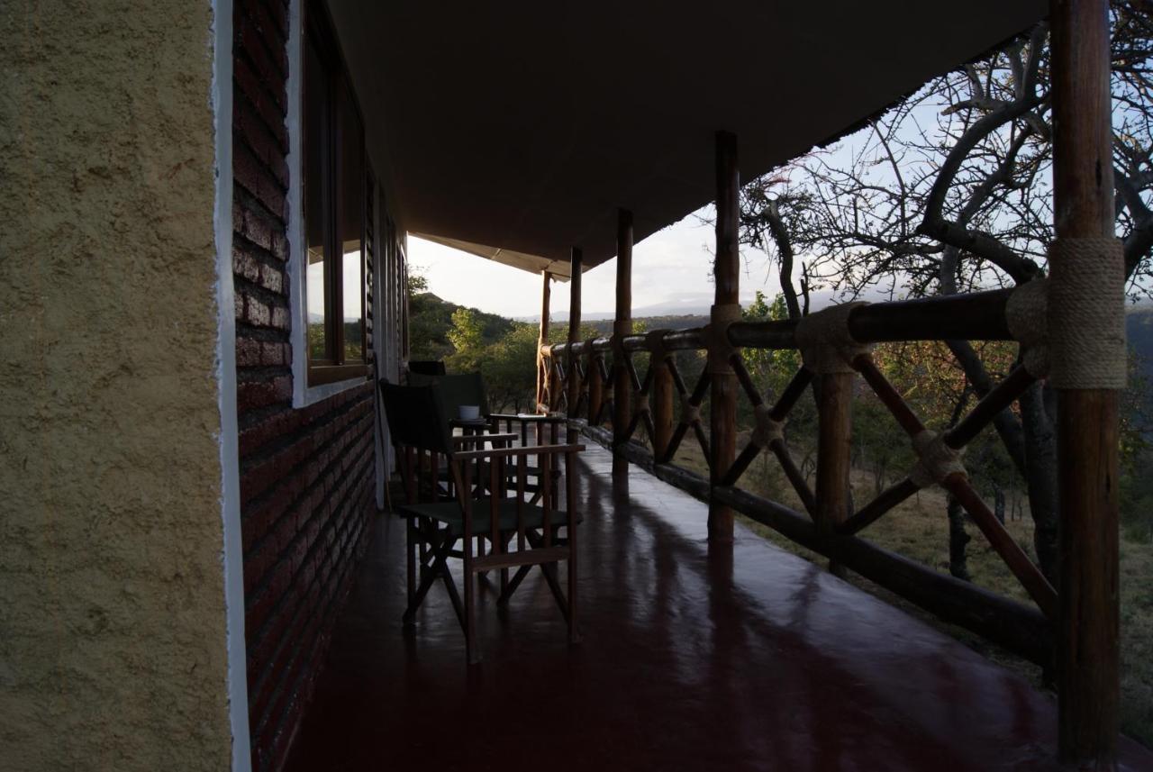מטו וואמבו African Sunrise Lodge And Campsite מראה חיצוני תמונה